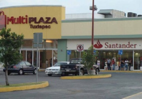 Centro Comercial, En Renta, Blvd. Benito Juárez N°795 esquina Prolongación Jes, ID  1155, San Juan Bautista, Tuxtepec, Oaxaca, Mexico, 68301,